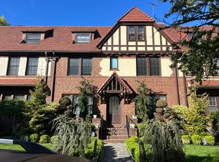 26 Beechknoll Rd #2, Forest Hills, NY 11375