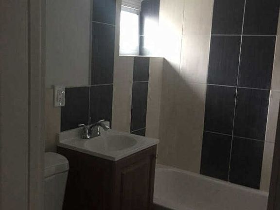 5th image of 111-18 178th St