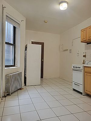 3rd image of 318 E 70th St APT 5RW