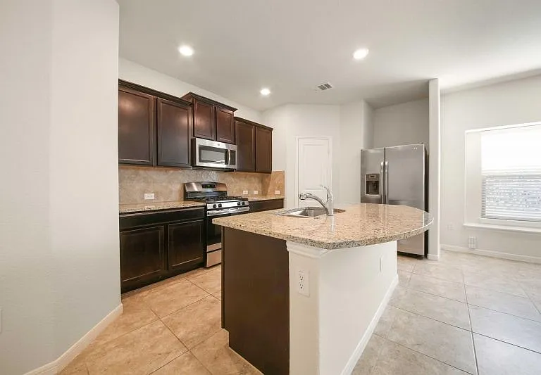 14002 Madrigal Ln — Photo 9