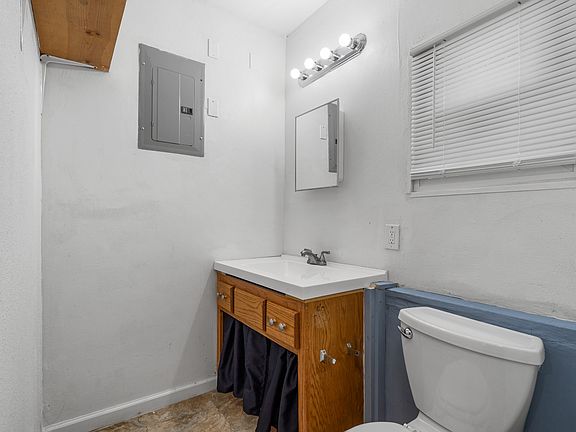 4th image of 4114 NE 43rd Ter