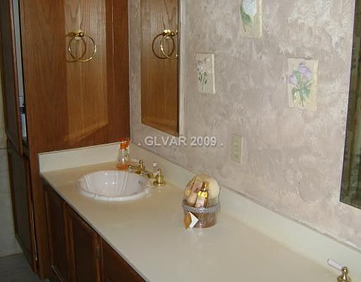 5th image of 804 Hogan Dr