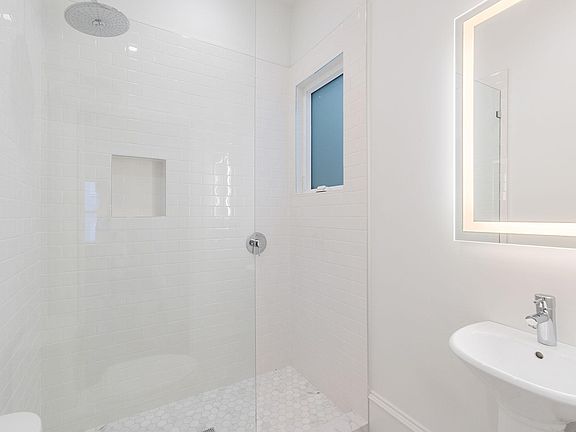5th image of 551 Union St #551A