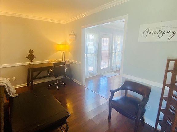 4th image of 3050 Sutton Dr