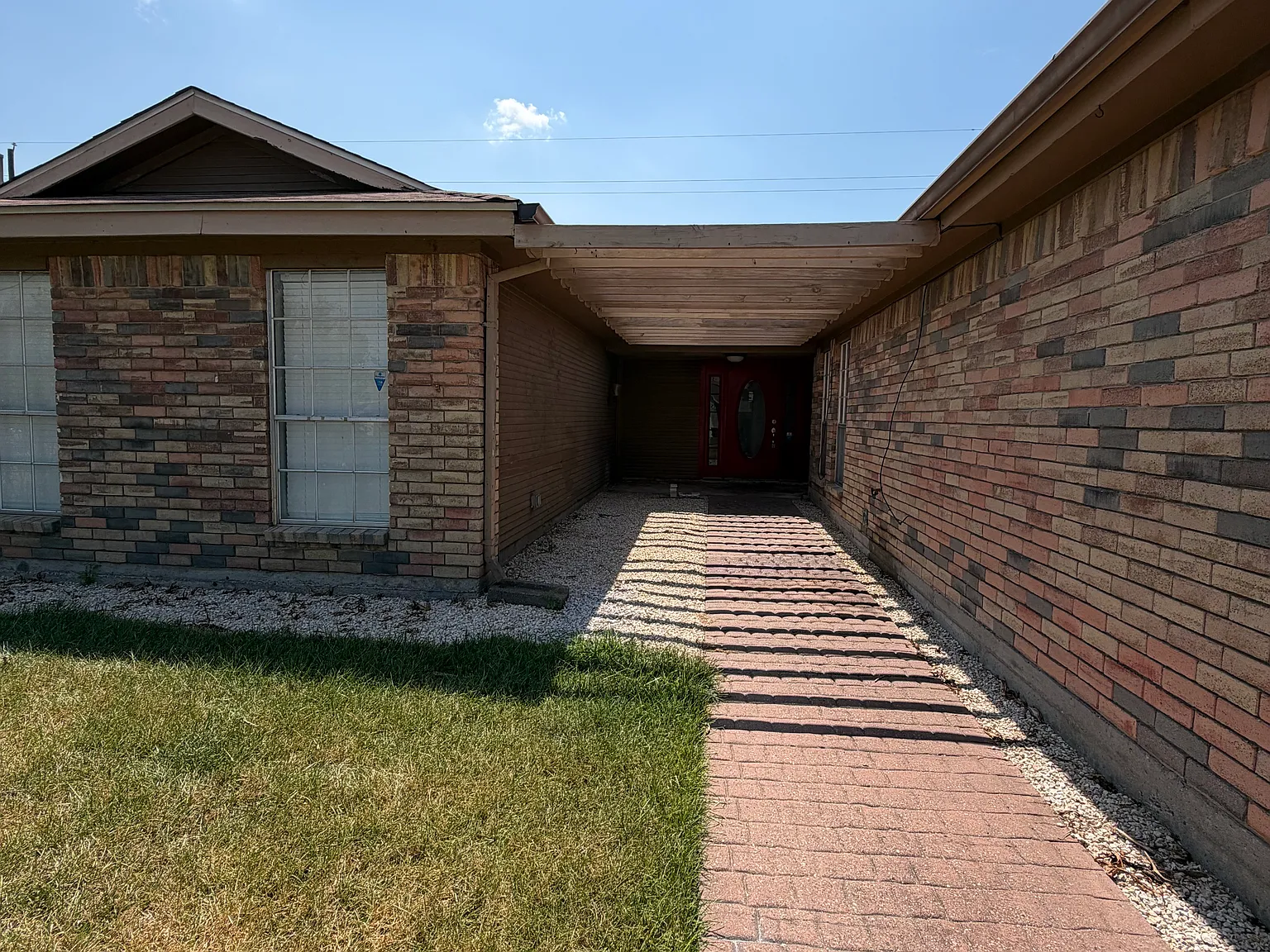 3 bed, 1850 sqft, $2,100 — Photo 2