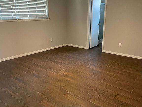 3rd image of 1904 Lazy Creek Ln