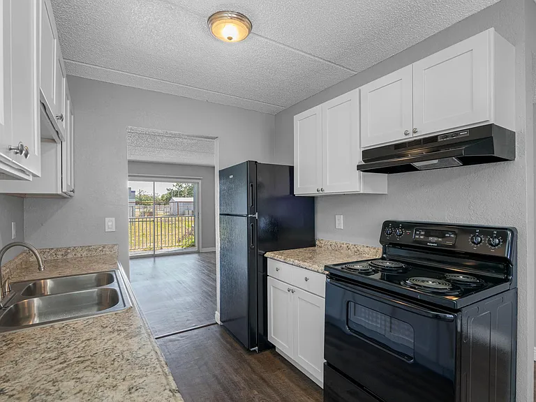 Palm Square Homes — Photo 73