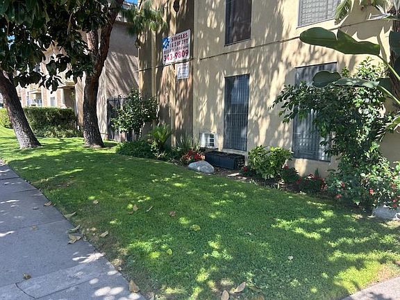 3rd image of 18555 Burbank Blvd APT 14