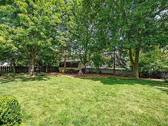 5131 Aurora Dr — Photo 15