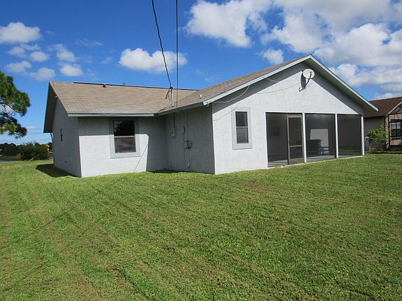 3rd image of 664 SW Fairview Ave