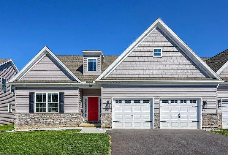 212 Buckton Dr — Photo 1