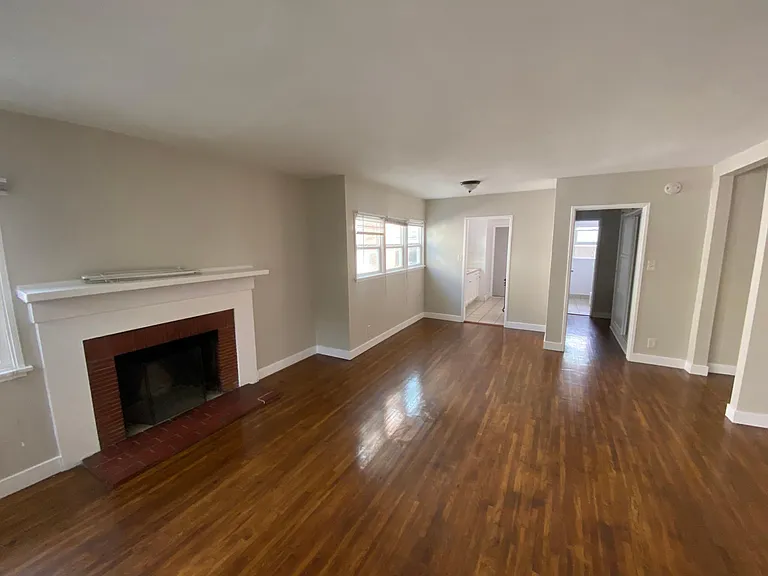 5418 Carlton Way #4 — Photo 2