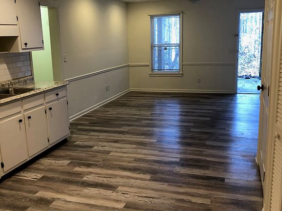 4th image of 5165 Spring St #6