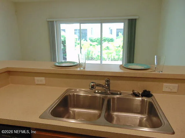13496 Essence Ct — Photo 10