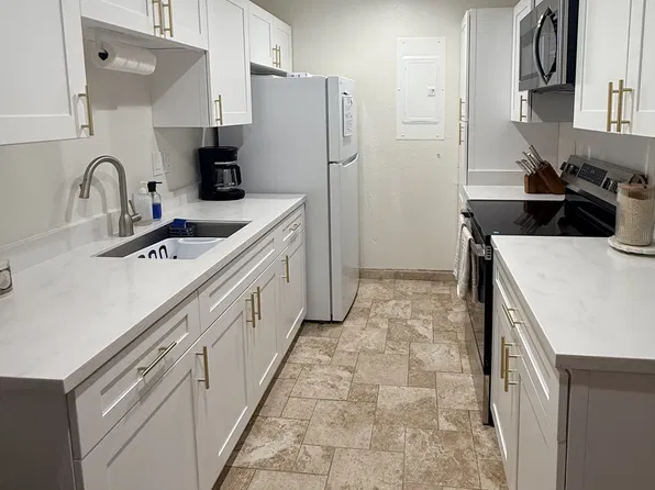 94-1123 Mopua Loop #3, Waipahu, HI 96797