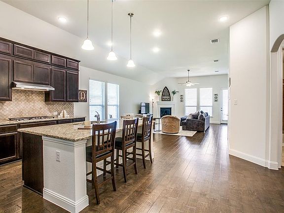 5th image of 2313 Newton Ln