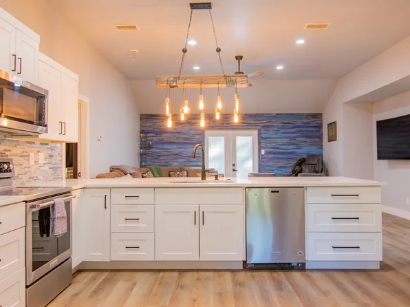 106 Seis Hombres Dr, Trinidad, TX 75163