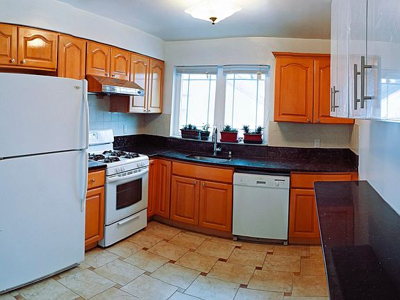 3rd image of 196-34 Keno Ave Floor 2