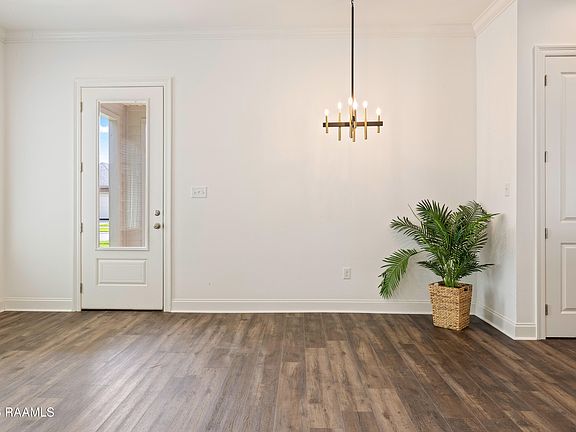 4th image of 213 Alpine Dr