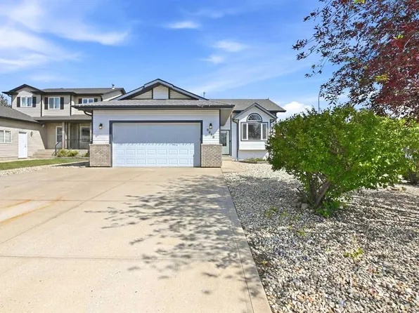 5618 S Panorama Dr, Blackfalds, AB T4M 0E1