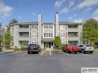110 Raintree Ct #110, Helmetta, NJ 08828