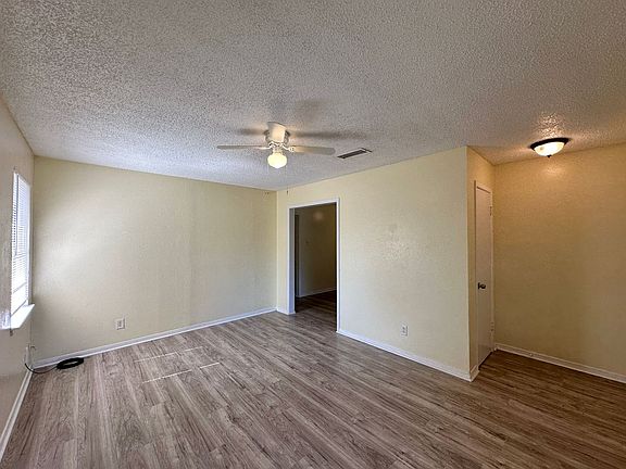 4th image of 1505 S Ws Young Dr