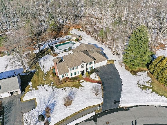 2nd image of 24 Russet Hill Rd