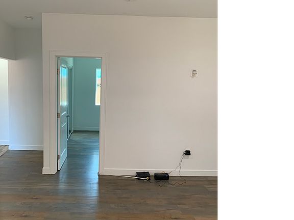 5th image of 733 W 123rd St #3