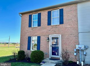 17 Battens Cir, Leola, PA 17540