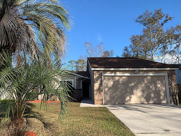 3rd image of 11765 Loretto Square Dr