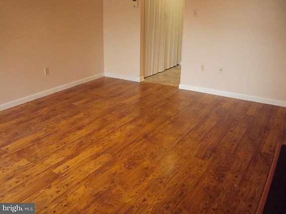 3rd image of 8233 Roanoke Ct