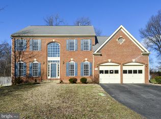 2802 Holland Ct, Alexandria, VA 22306