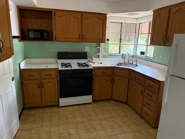 2738 Corprew Ave — Photo 10
