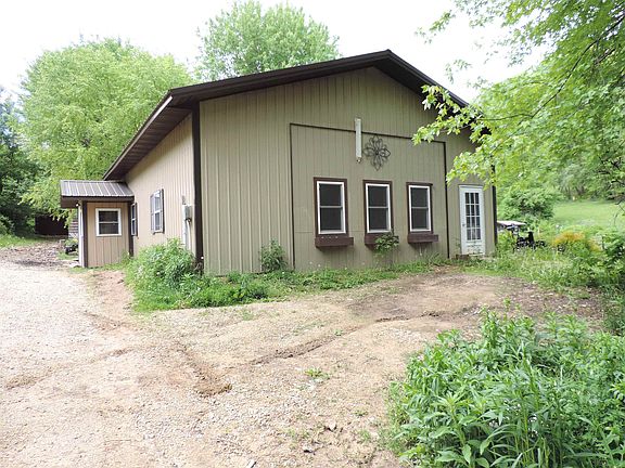 4th image of 40267 Badger Rd