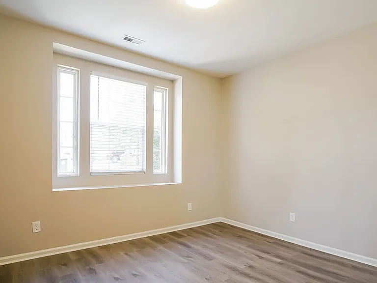 5200 Tant Cir — Photo 16