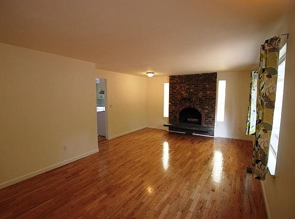 4th image of 1547 NE 171st St