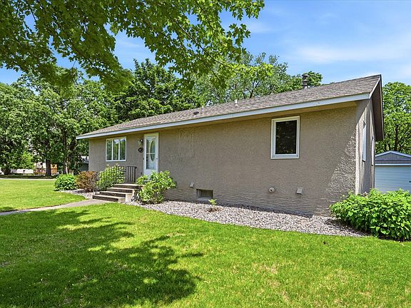 5th image of 842 Xenia Ave NW