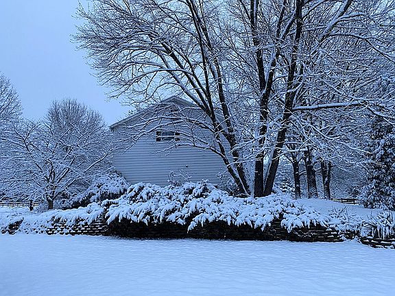 5th image of 90 Lucks Dr