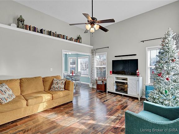 5th image of 917 Marquise Court