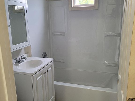 3rd image of 1010 S 14th St