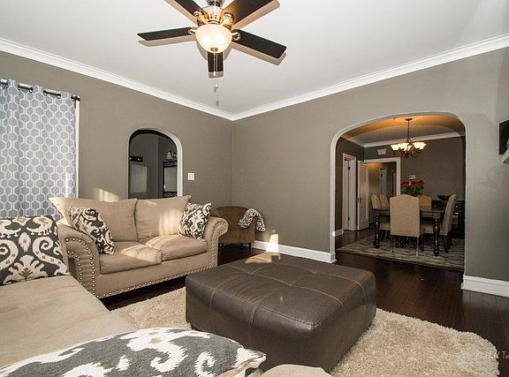4th image of 5641 S Sacramento Ave