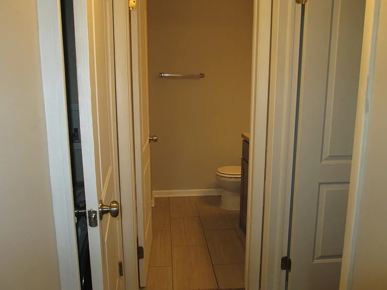 800 Brook Dr #6 — Photo 14