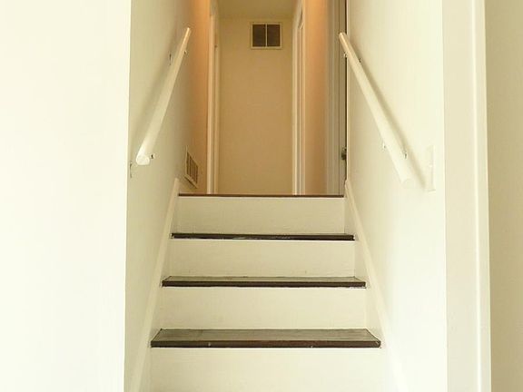 4th image of 4096 Pine Log Dr NW