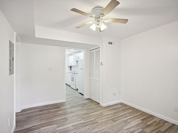 3rd image of 615 Oliver St NW APT 7