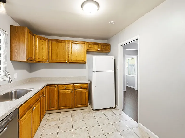 934 Pierce St — Photo 11