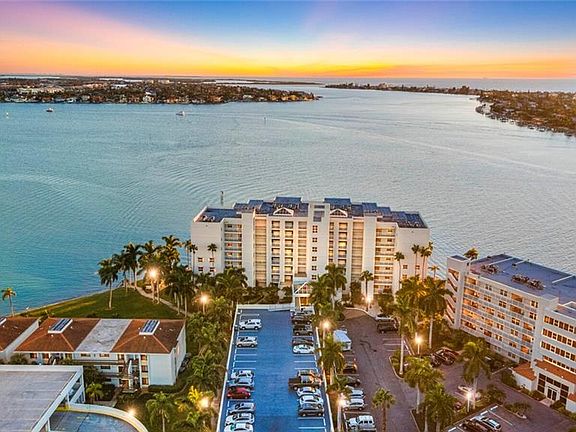 2nd image of 6105 Bahia Del Mar Cir APT 788