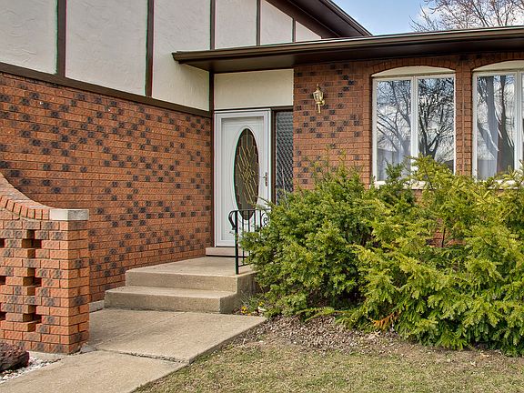 2nd image of 5108 Roberta Ln