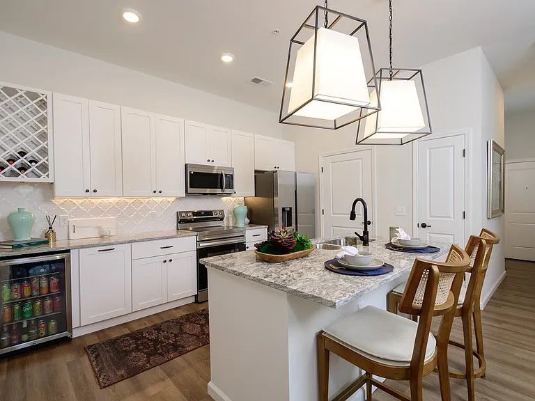 Kempton Apartments — Photo 31