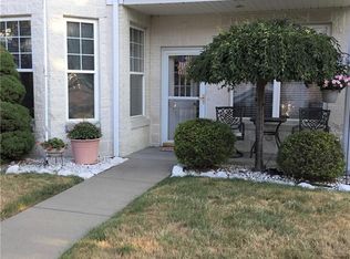 209 Adams Pointe Blvd UNIT 10, Mars, PA 16046