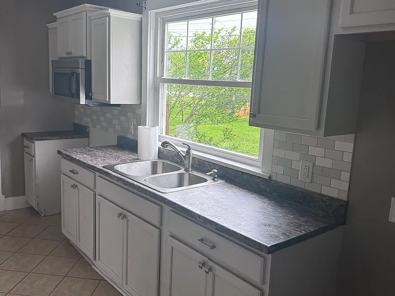 421 Market St — Photo 15